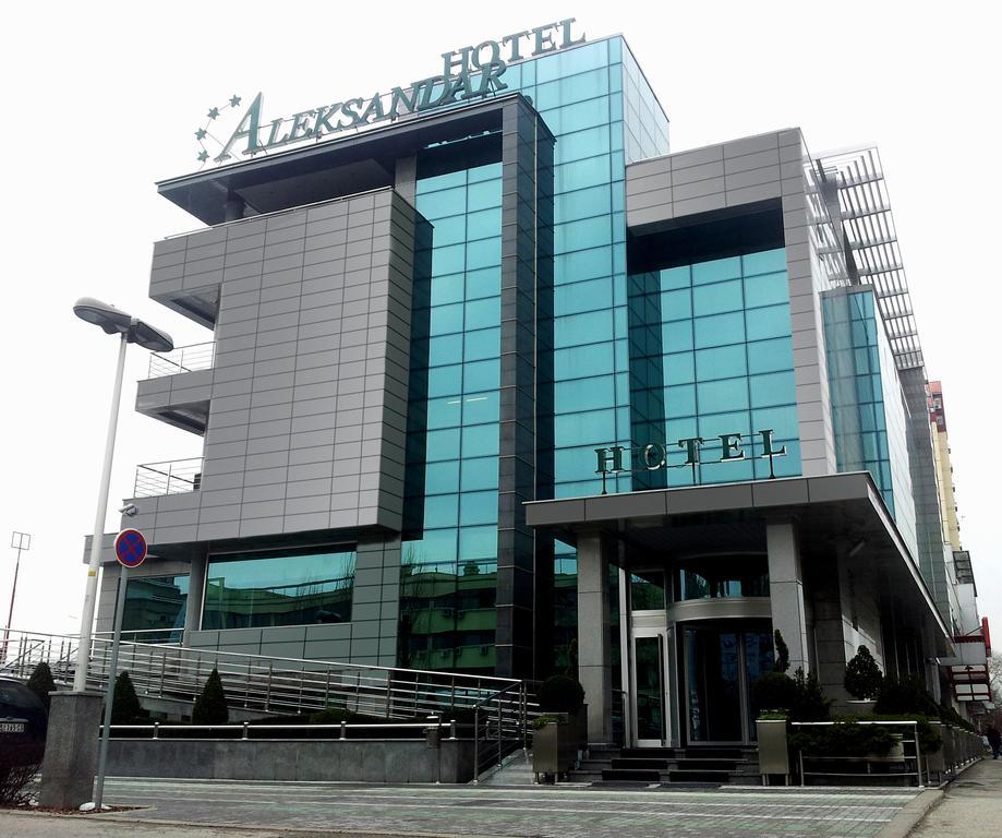 Garni Hotel Aleksandar Novi Sad Exterior foto